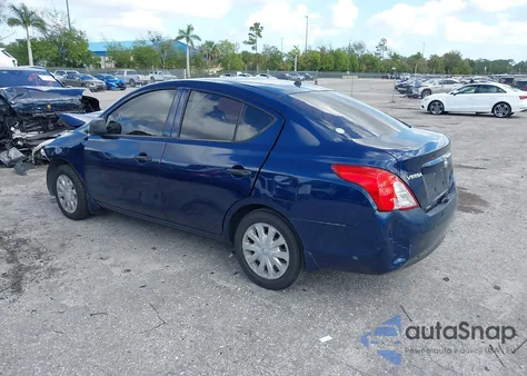2013 Nissan Versa 1.6 S z USA, uszkodzony, nr VIN 3N1CN7AP4DL844427